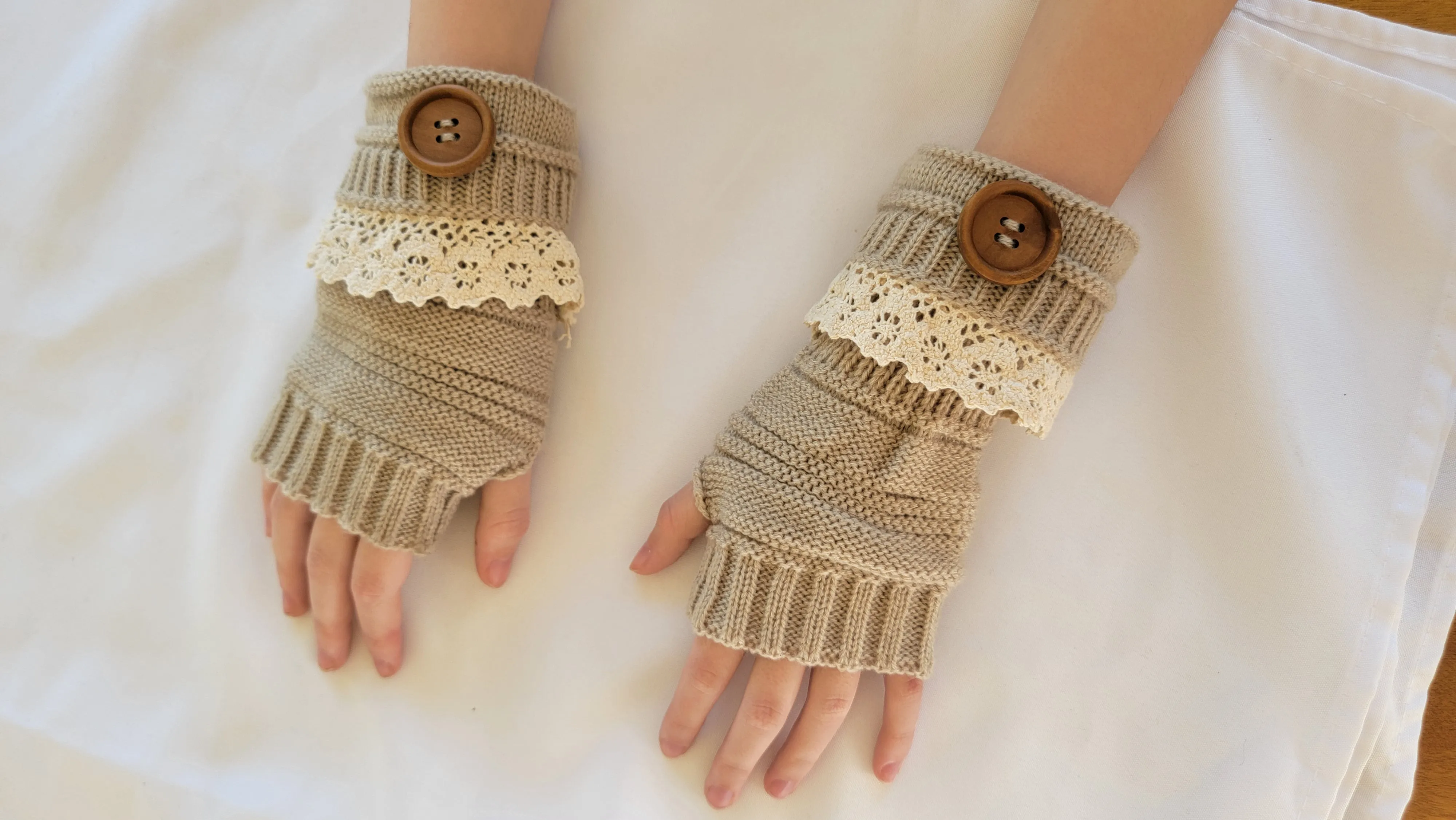Womens Arm Warmers & Fingerless Gloves-Beige